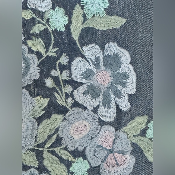 We the free Floral Embroidered Blue Jeans 🍬🫐🍬 - Picture 14 of 16